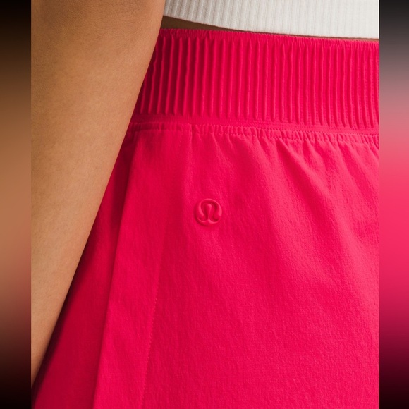 NWT Lululemon Stretch Woven Relaxed-Fit HR Short 4" / Cherry Mist - Picture 8 of 8